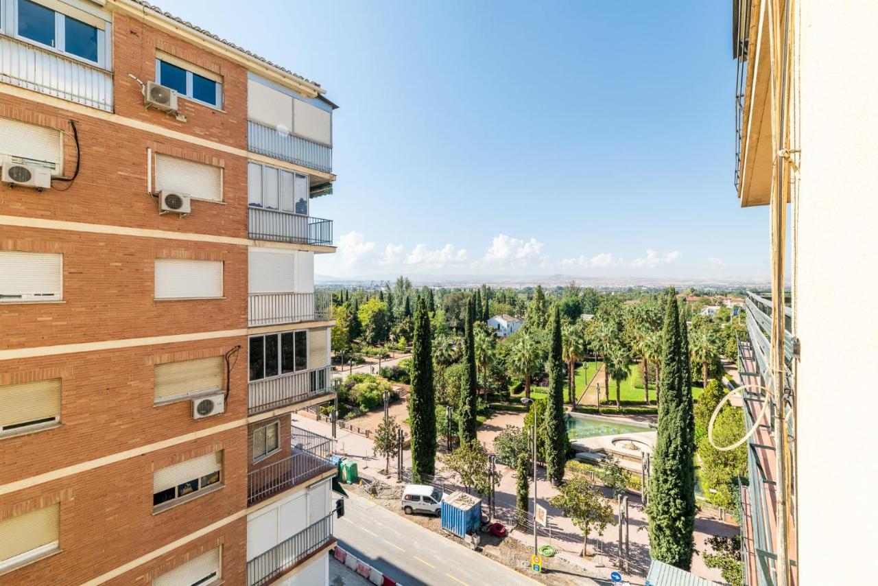 Apartamento Inteligente Con Vistas A La Alhambra Granada Bagian luar foto